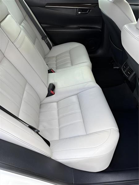 Lexus ES 300h Sedan 2017
