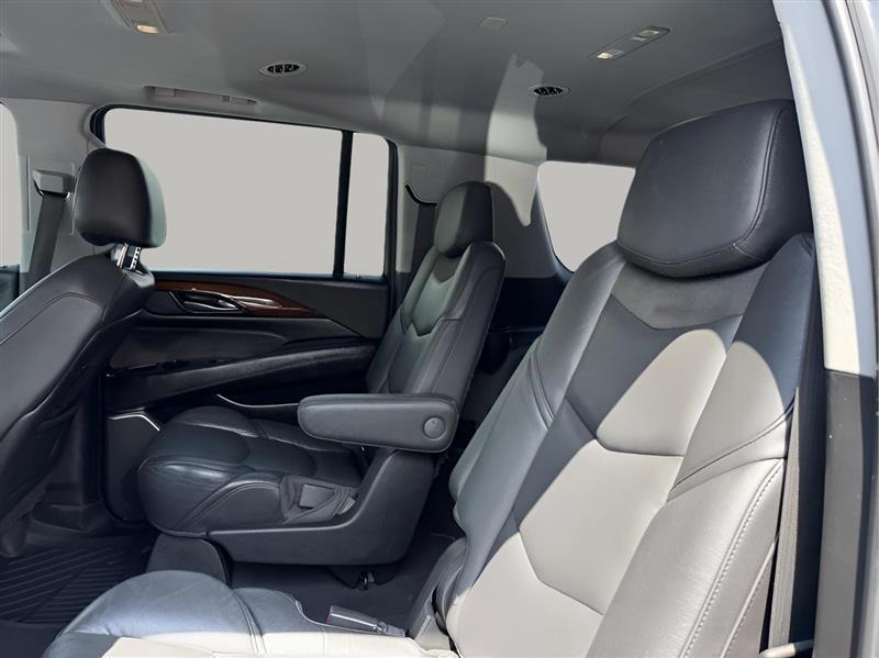 Cadillac Escalade ESV 2WD Luxury 2019