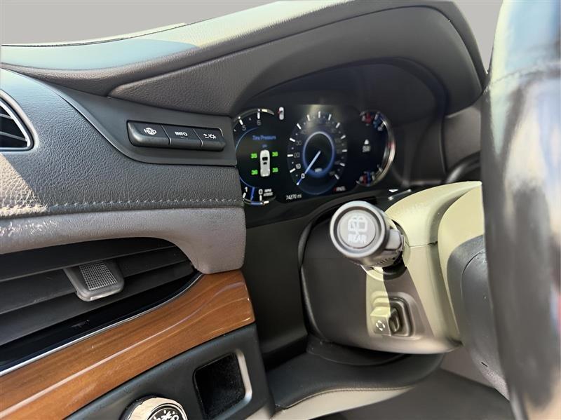 Cadillac Escalade ESV 2WD Luxury 2019
