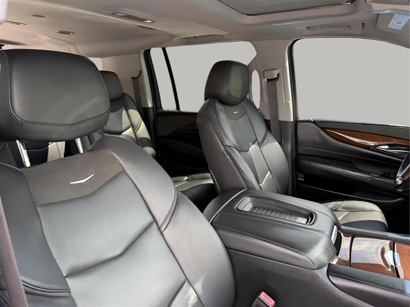 Cadillac Escalade ESV 2WD Luxury 2019