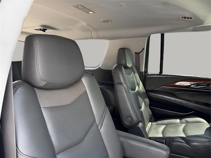 Cadillac Escalade ESV 2WD Luxury 2019