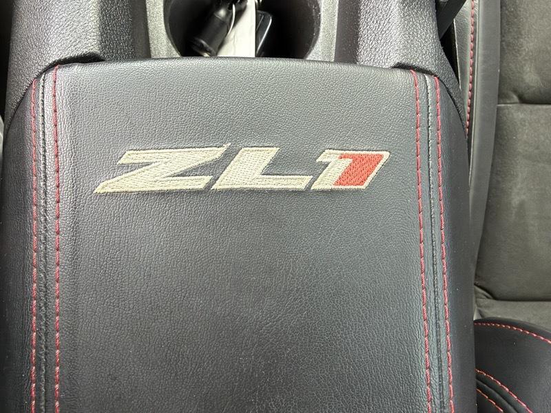 Chevrolet Camaro Coupe ZL1 2013