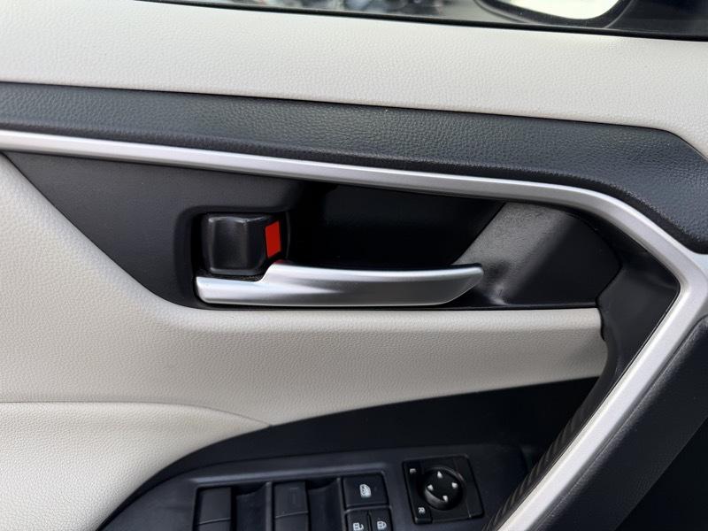 Toyota RAV4 XLE 2019