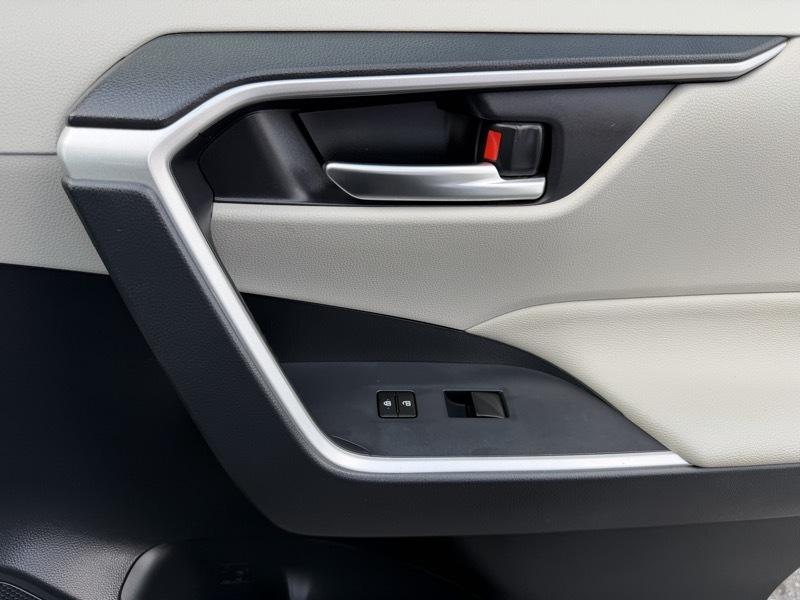 Toyota RAV4 XLE 2019