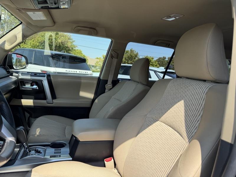 Toyota 4Runner SR5 4WD 2016