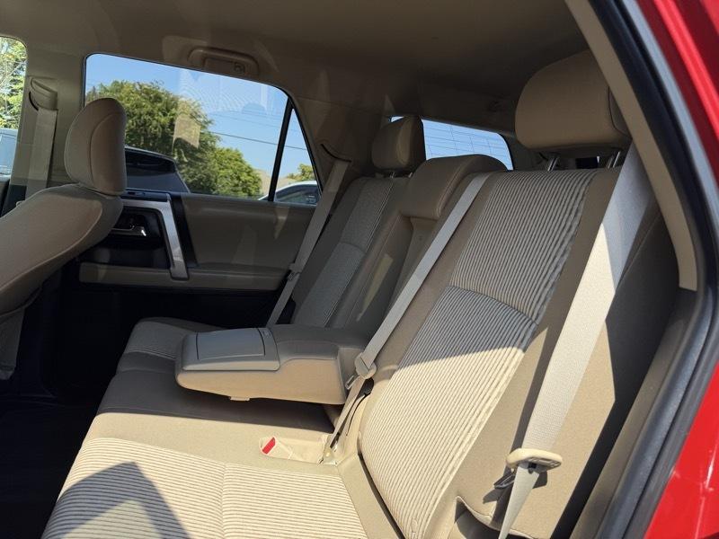 Toyota 4Runner SR5 4WD 2016