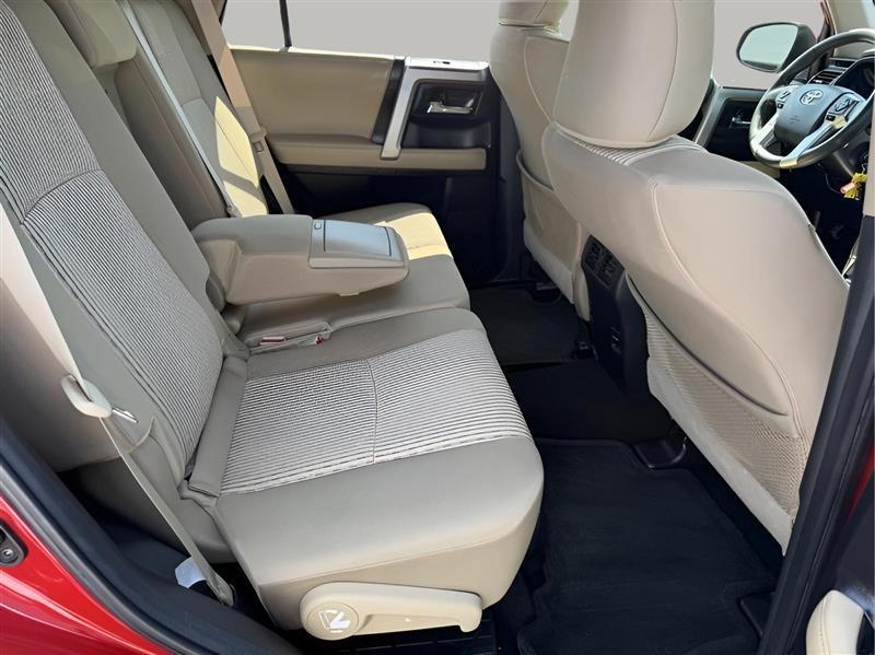 Toyota 4Runner SR5 4WD 2016