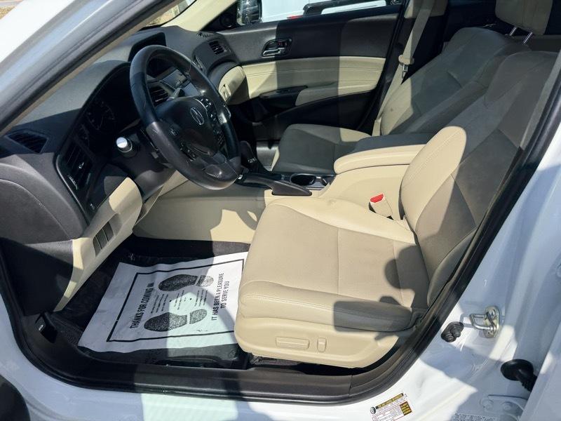 Acura ILX 8-Spd AT w/ Premium Package 2017