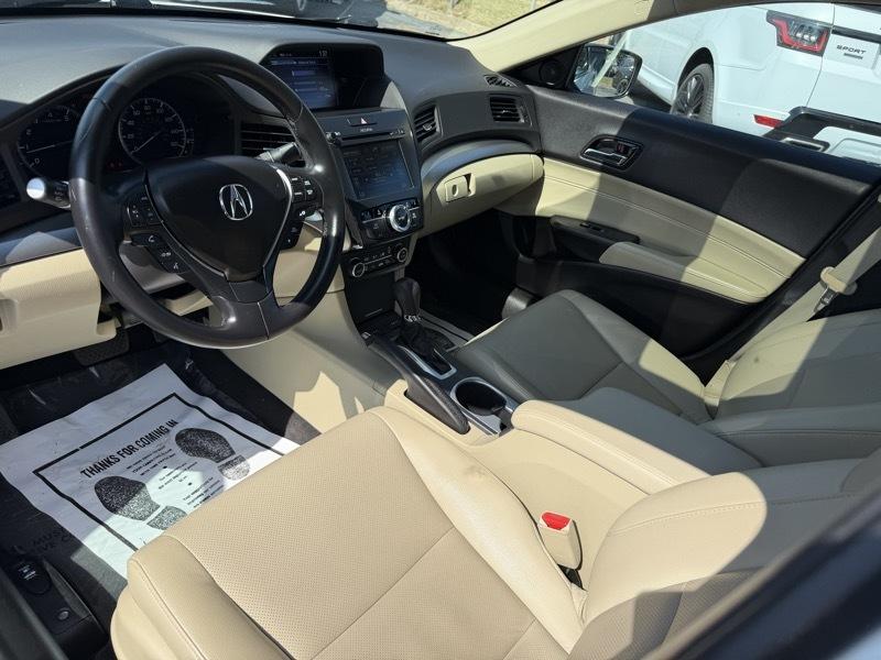 Acura ILX 8-Spd AT w/ Premium Package 2017