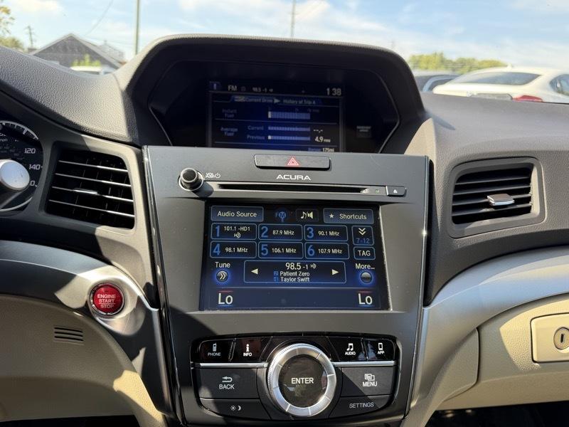 Acura ILX 8-Spd AT w/ Premium Package 2017