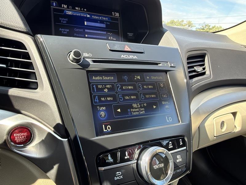 Acura ILX 8-Spd AT w/ Premium Package 2017