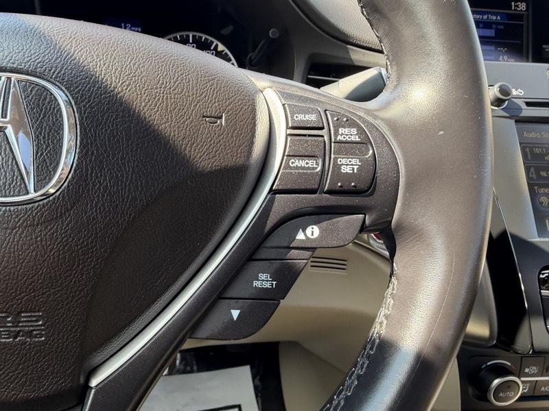 Acura ILX 8-Spd AT w/ Premium Package 2017