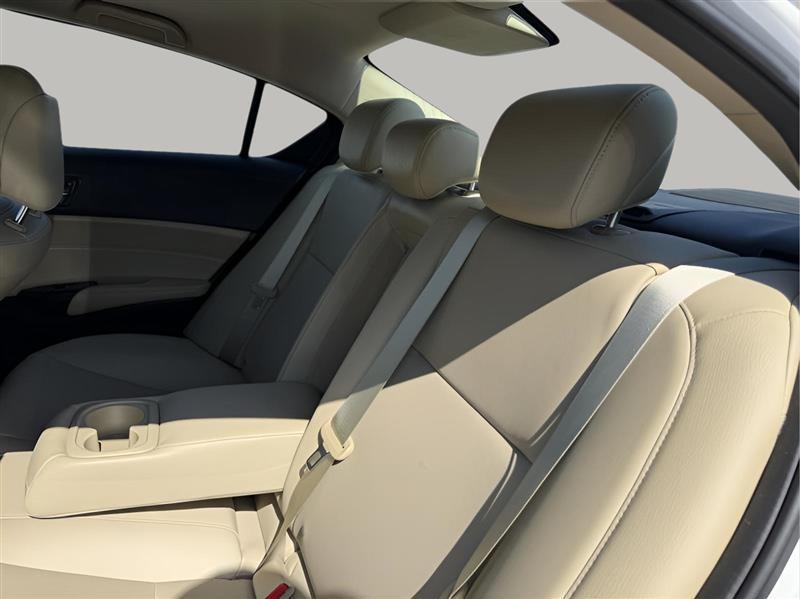 Acura ILX 8-Spd AT w/ Premium Package 2017