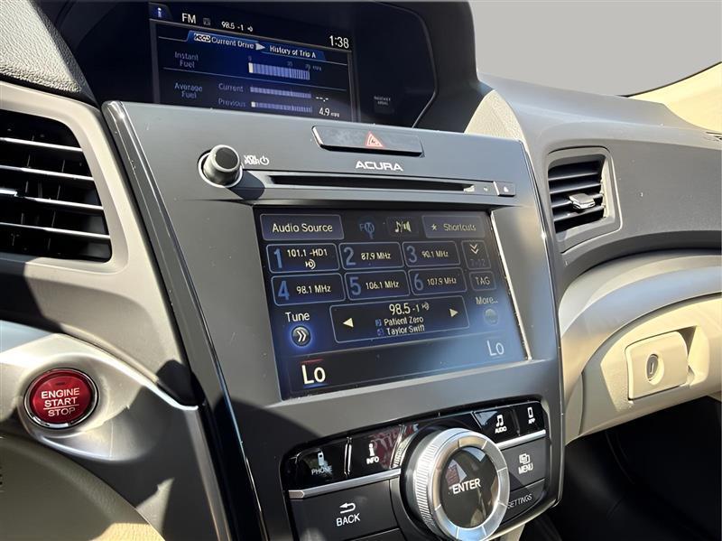 Acura ILX 8-Spd AT w/ Premium Package 2017