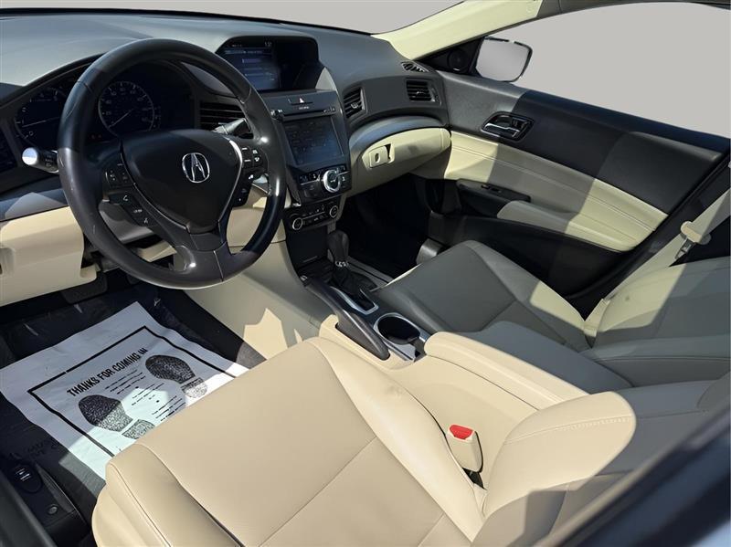 Acura ILX 8-Spd AT w/ Premium Package 2017