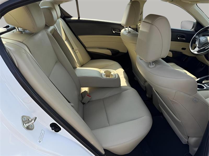 Acura ILX 8-Spd AT w/ Premium Package 2017
