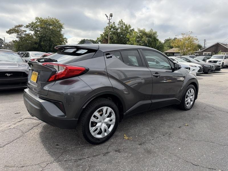 Toyota C-HR LE 2019