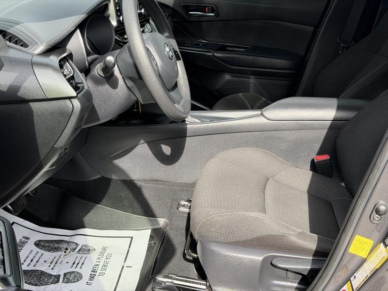 Toyota C-HR LE 2019