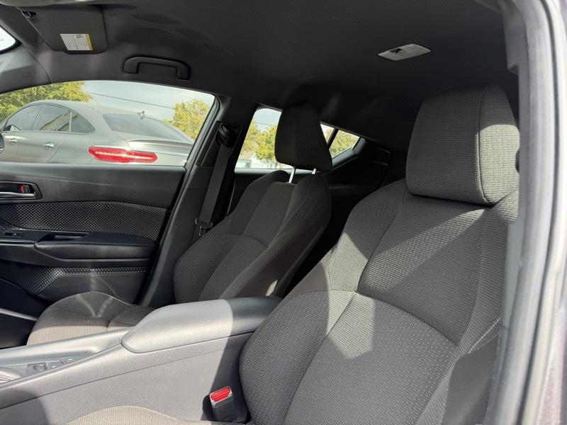Toyota C-HR LE 2019