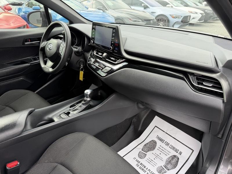 Toyota C-HR LE 2019