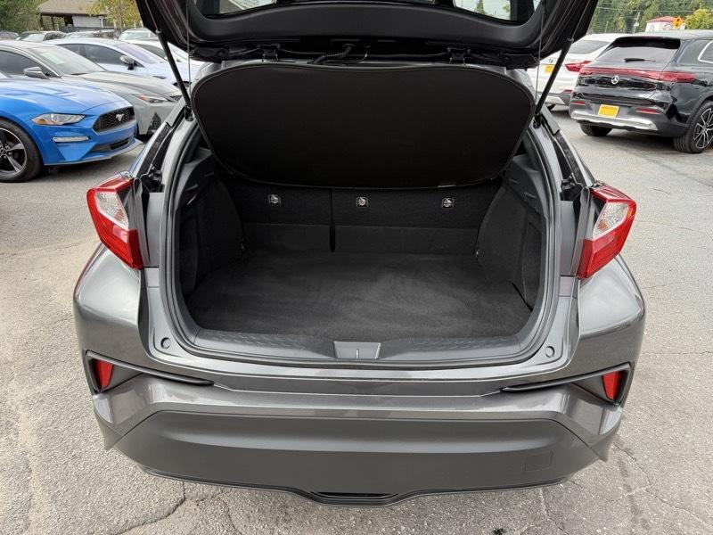 Toyota C-HR LE 2019