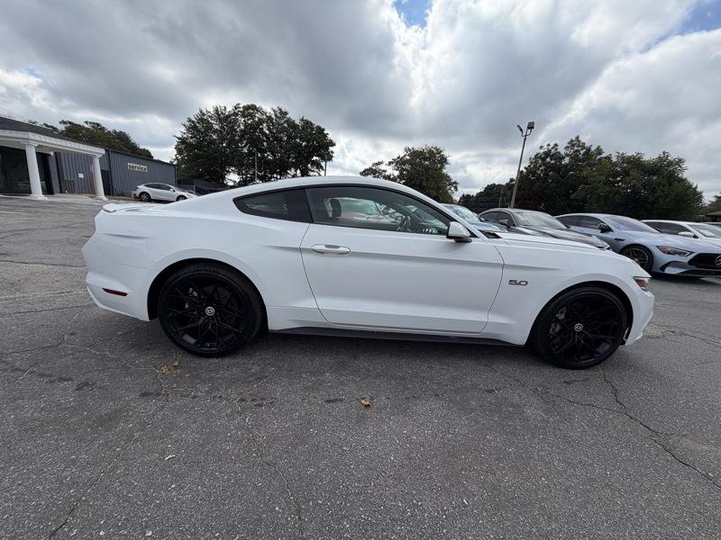 Ford Mustang GT Premium Coupe 2017