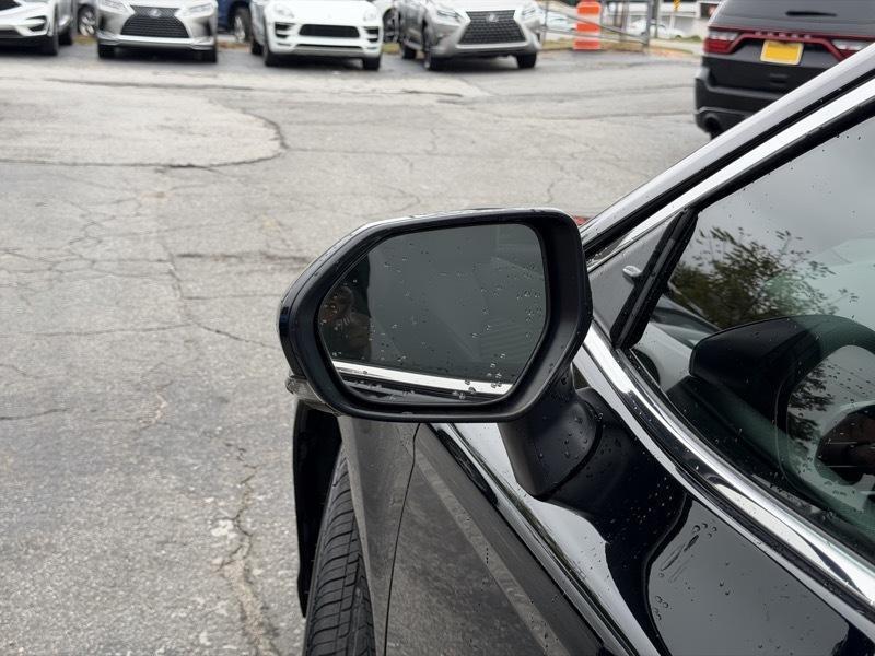 Toyota Camry 4dr Sdn I4 Auto SE (Natl) 2019