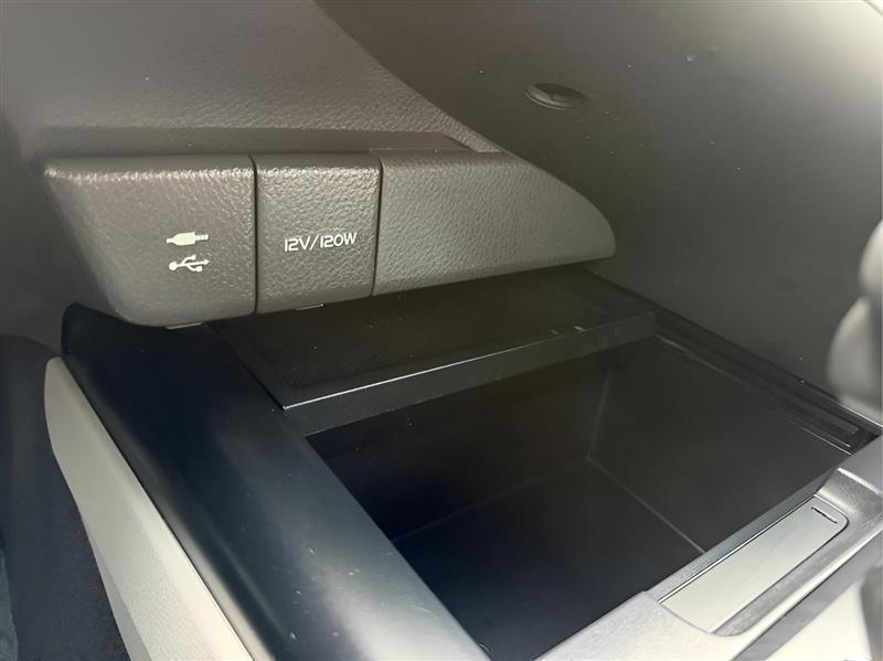 Toyota Camry 4dr Sdn I4 Auto SE (Natl) 2019