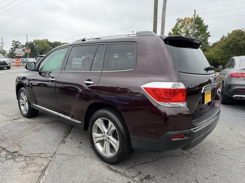 Toyota Highlander Limited 2WD 2011