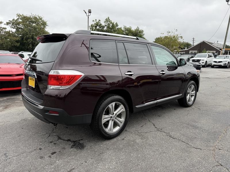 Toyota Highlander Limited 2WD 2011