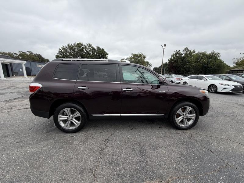 Toyota Highlander Limited 2WD 2011