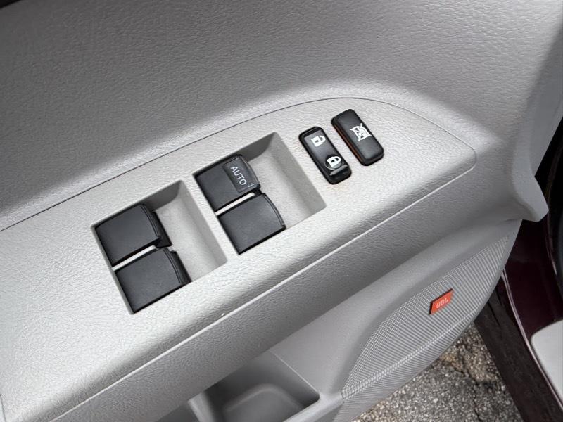 Toyota Highlander Limited 2WD 2011