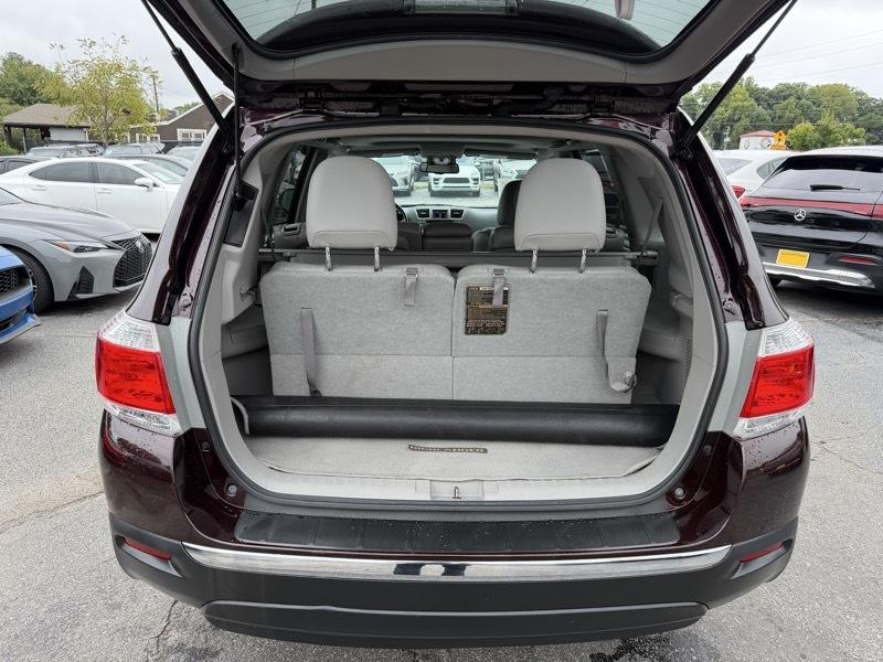 Toyota Highlander Limited 2WD 2011