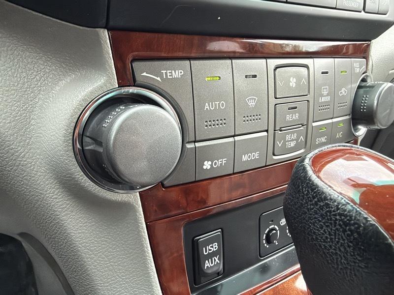 Toyota Highlander Limited 2WD 2011