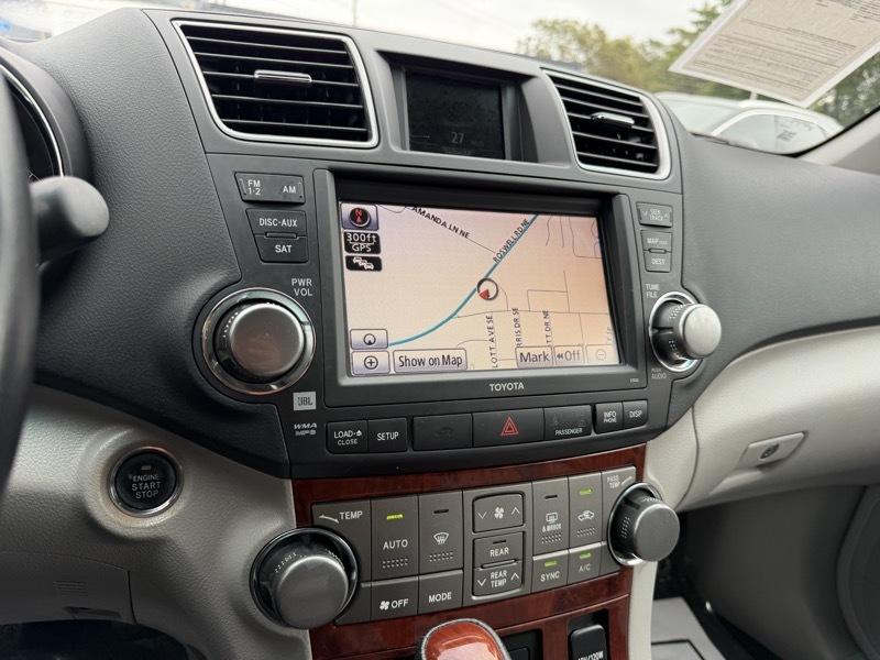 Toyota Highlander Limited 2WD 2011