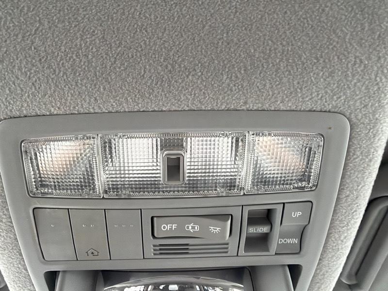 Toyota Highlander Limited 2WD 2011
