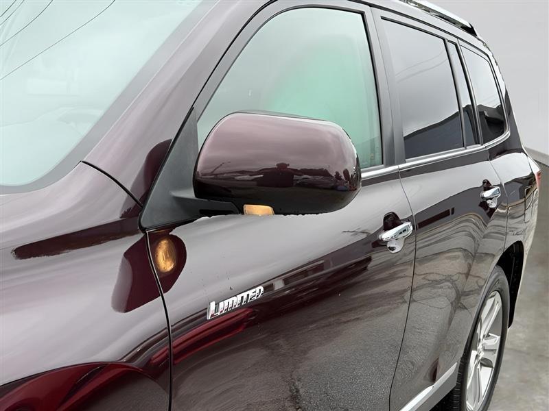 Toyota Highlander Limited 2WD 2011
