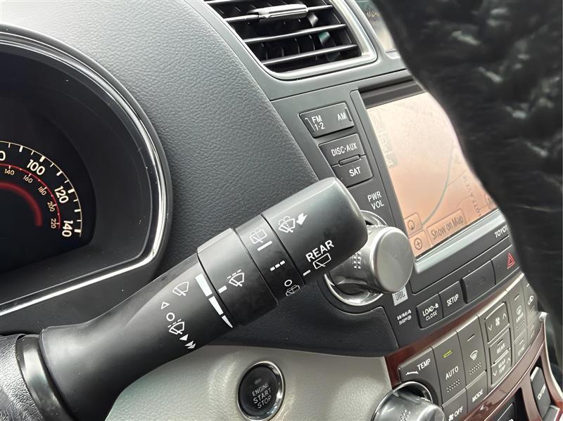 Toyota Highlander Limited 2WD 2011