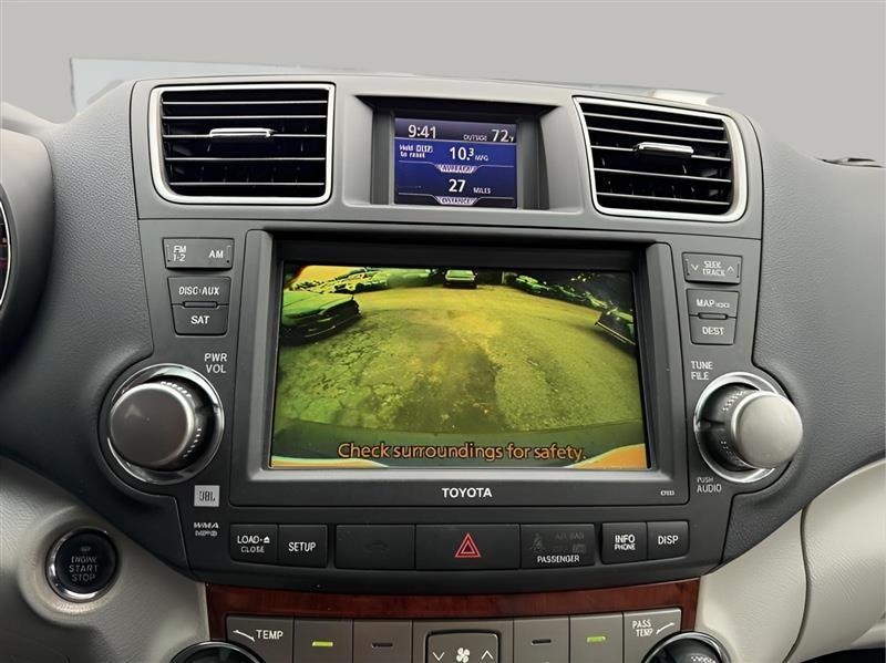 Toyota Highlander Limited 2WD 2011