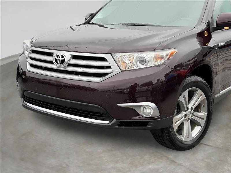 Toyota Highlander Limited 2WD 2011