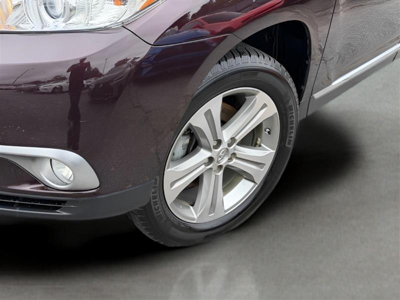 Toyota Highlander Limited 2WD 2011