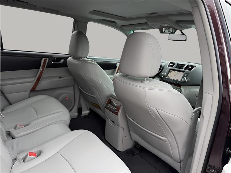Toyota Highlander Limited 2WD 2011