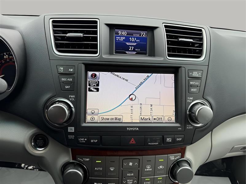 Toyota Highlander Limited 2WD 2011
