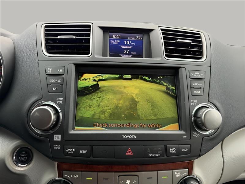 Toyota Highlander Limited 2WD 2011