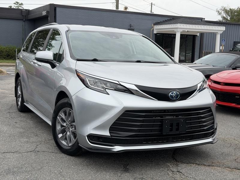 Toyota Sienna LE 8-Passenger 2022