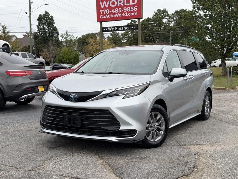 Toyota Sienna LE 8-Passenger 2022