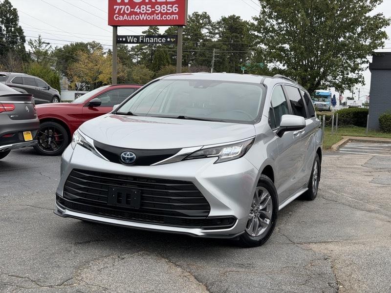 Toyota Sienna LE 8-Passenger 2022
