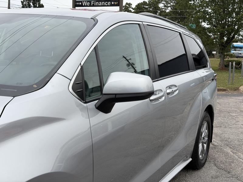 Toyota Sienna LE 8-Passenger 2022