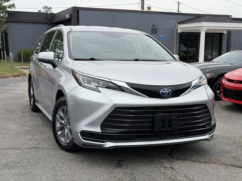 Toyota Sienna LE 8-Passenger 2022