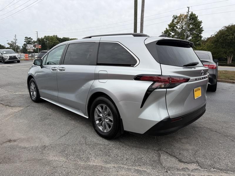 Toyota Sienna LE 8-Passenger 2022